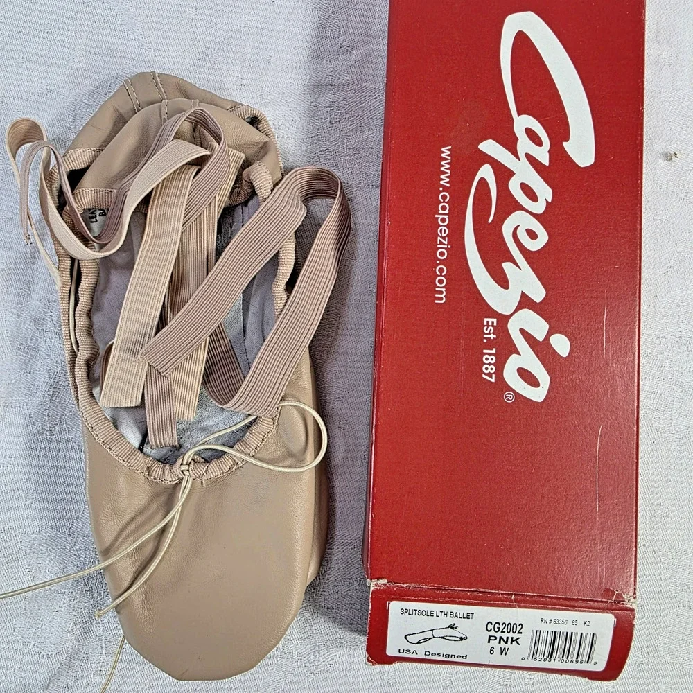 Capezio Pink Nude Leather Split Sole Ballet Shoe Size 6W Model CG2002 New in Box